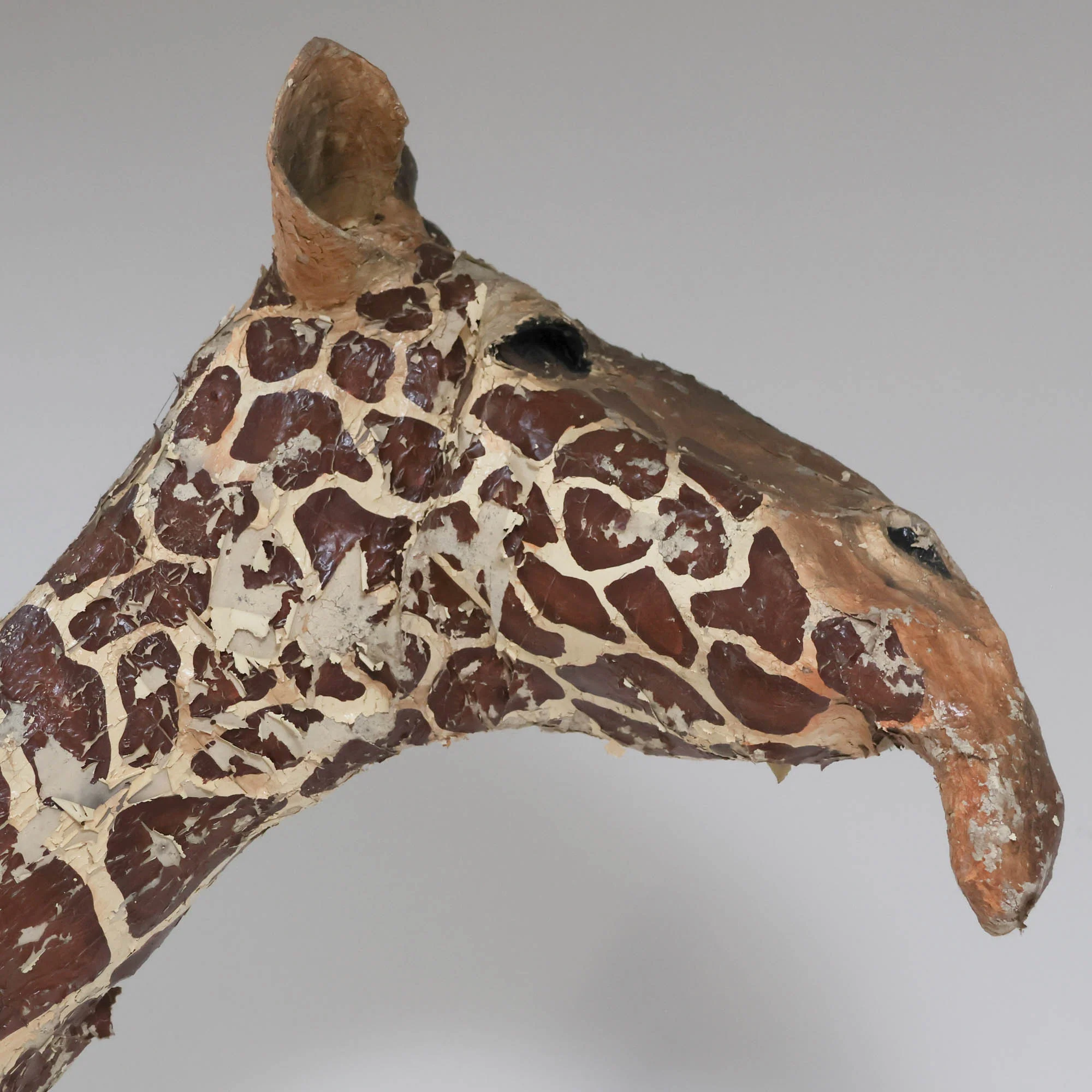 Paper Mache Giraffe Sculpture by Sergio Bustamante - Image 3
