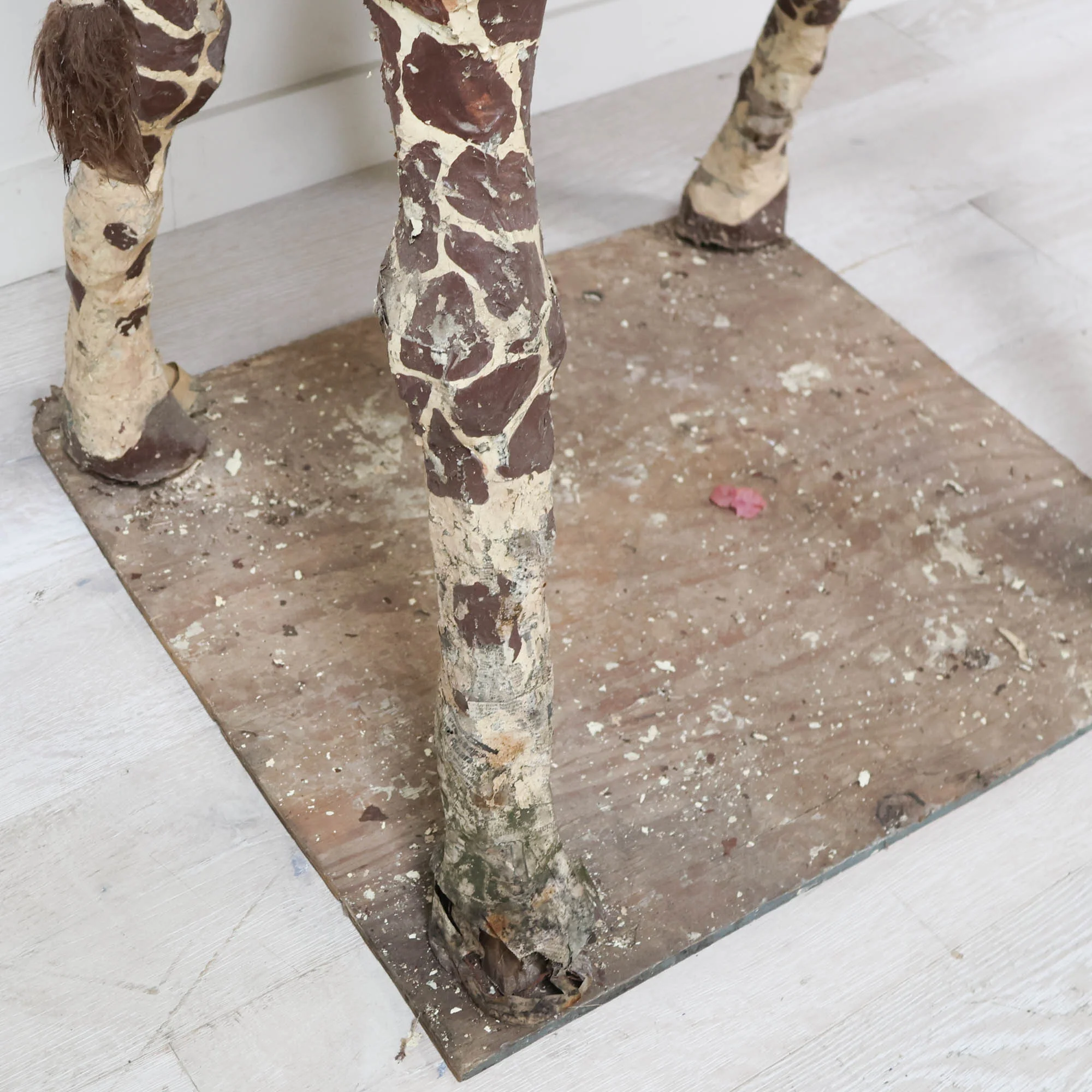 Paper Mache Giraffe Sculpture by Sergio Bustamante - Image 5